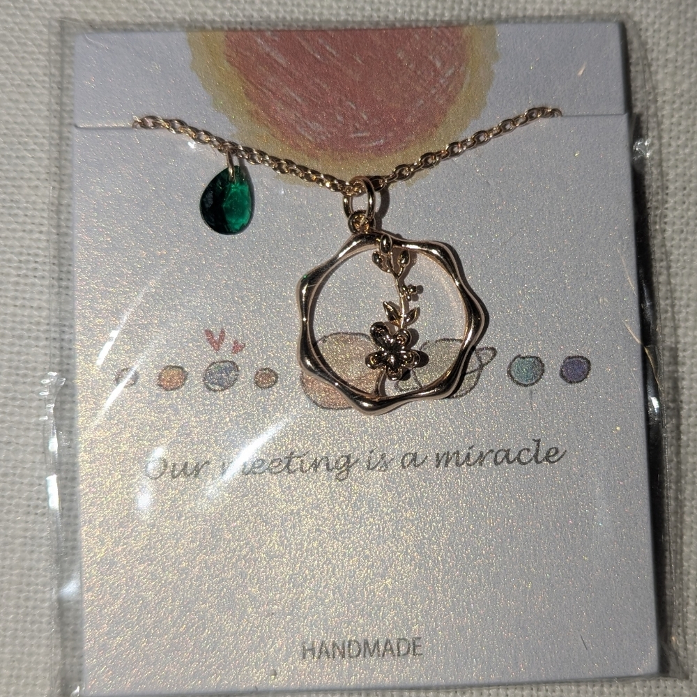 Floral Pendant Necklace